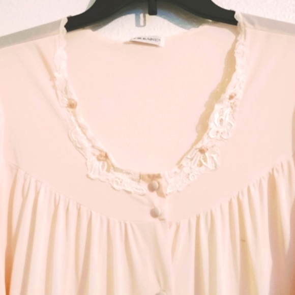 VINTAGE LORRAINE LIGHT PEACH COLOR BUTTON FRONT SHEER NIGHTGOWN - Picture 3 of 7